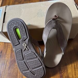Kuru Sandal